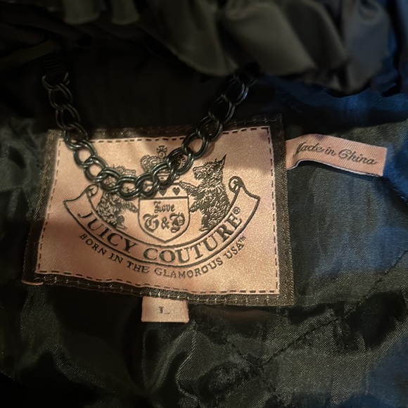 Juicy puffer best w hood/faux fur trim - Picture 2 of 4